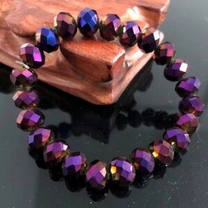 * Czech Crystal Purple Opaque Bracelet 7”-8” stretchy NEW Gorgeous!